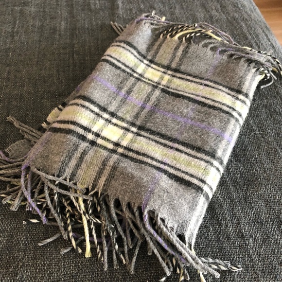 checkered wool scarf NWOT - Picture 1 of 2